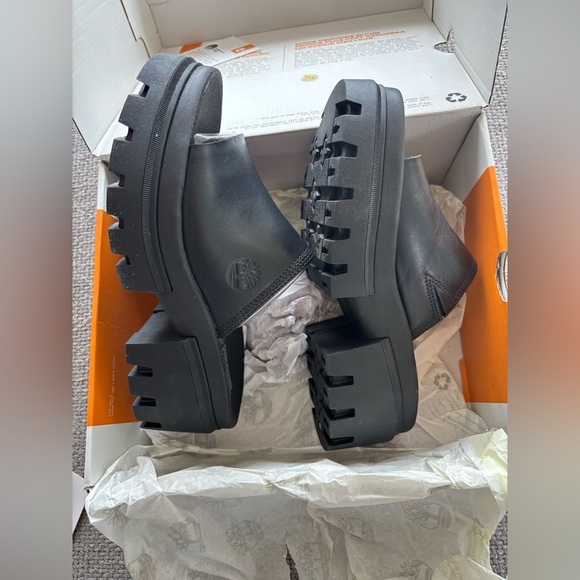 Timberland leather Slide Sandals – Size 8.5 – Brand New in Box - Picture 10 of 16